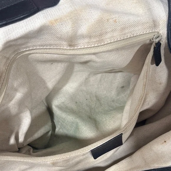 Gucci Hobo Bag in Black with Gold - Picture 9 of 9